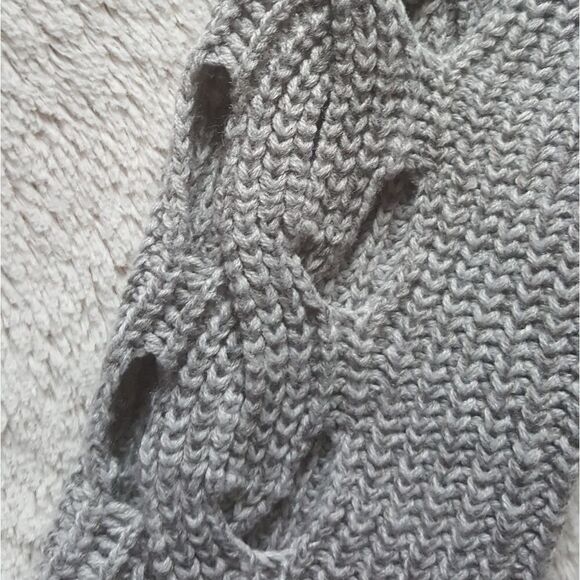 Sky and Sparrow Gray Sweater Size Small - Picture 4 of 7